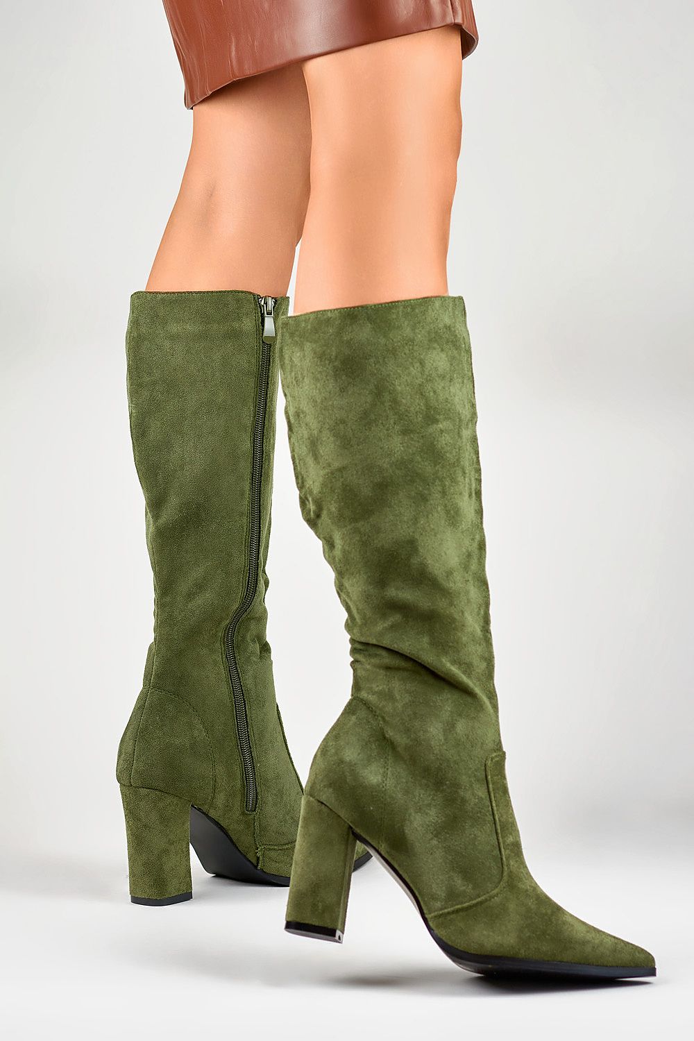 Stiefel mit Absätzen Model 189135 PRIMO