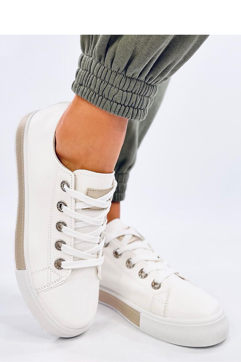 Sneakers Model 194031 Inello
