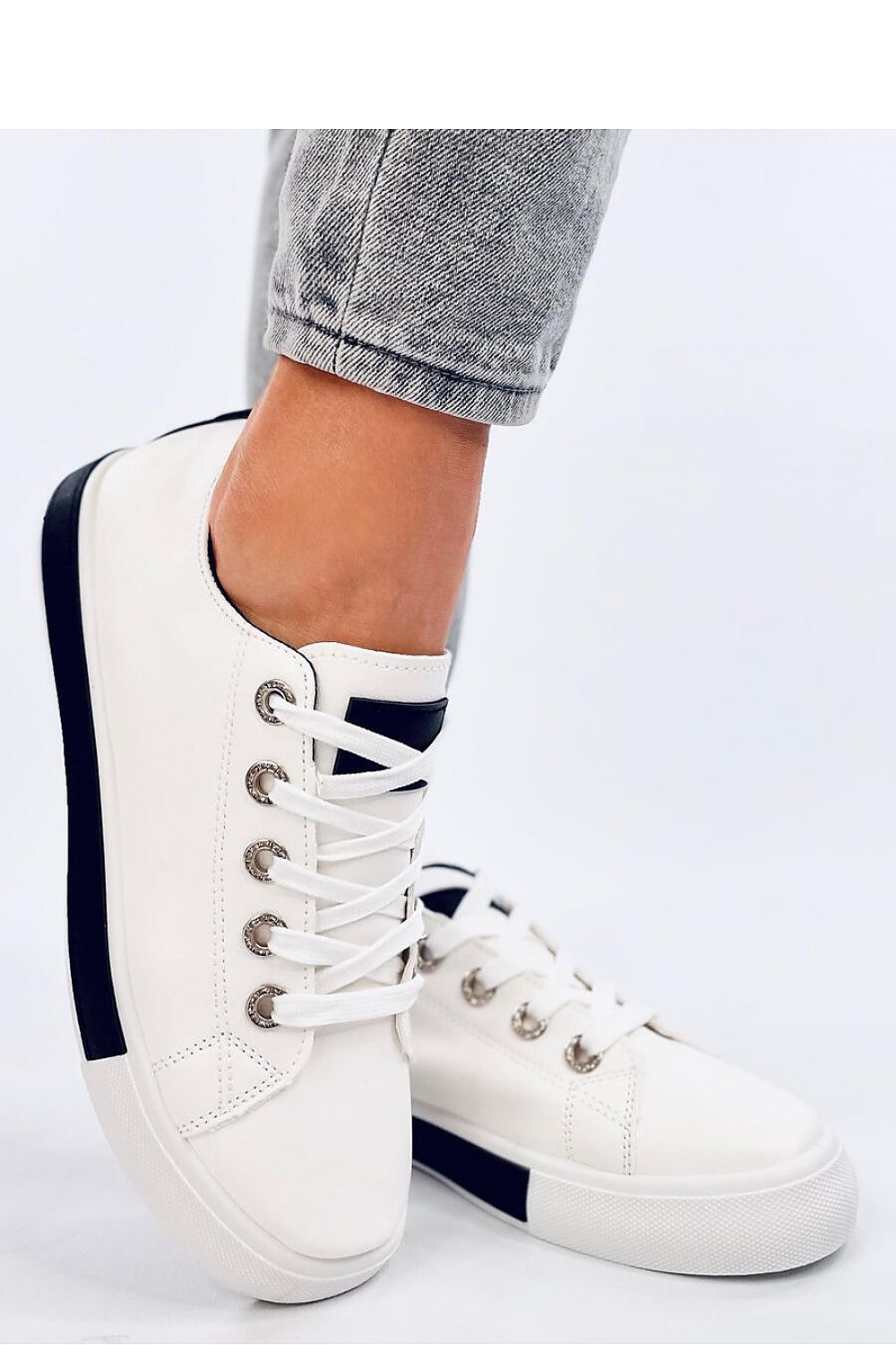 Sneakers Model 194032 Inello