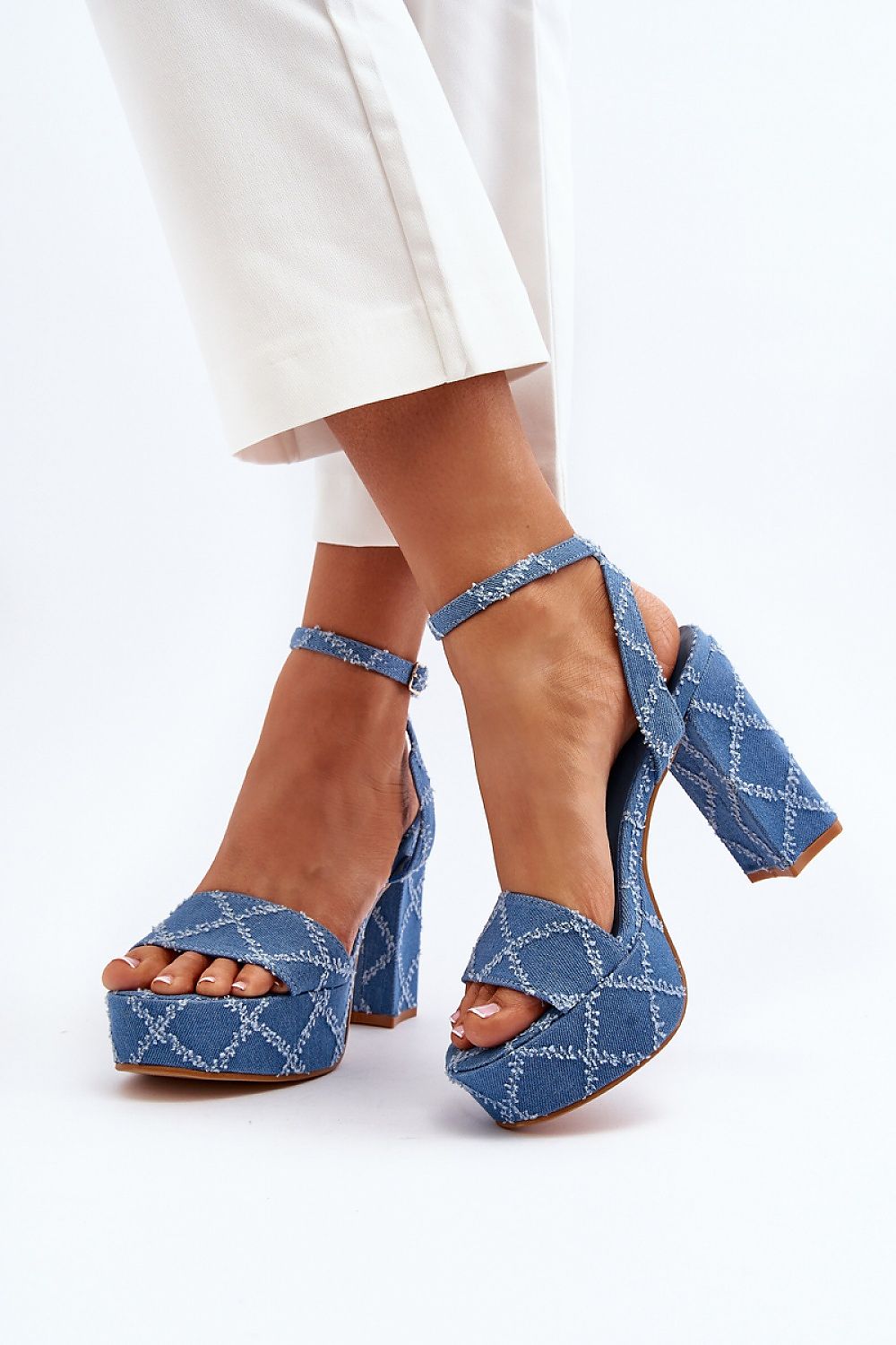 Sandalen mit Absatz Model 194141 Step in style