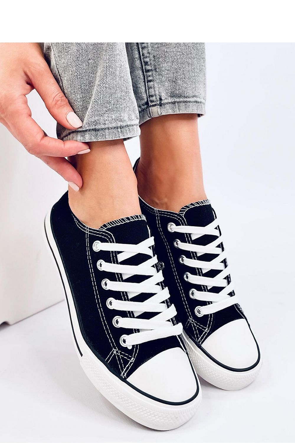 Sneakers Model 194240 Inello
