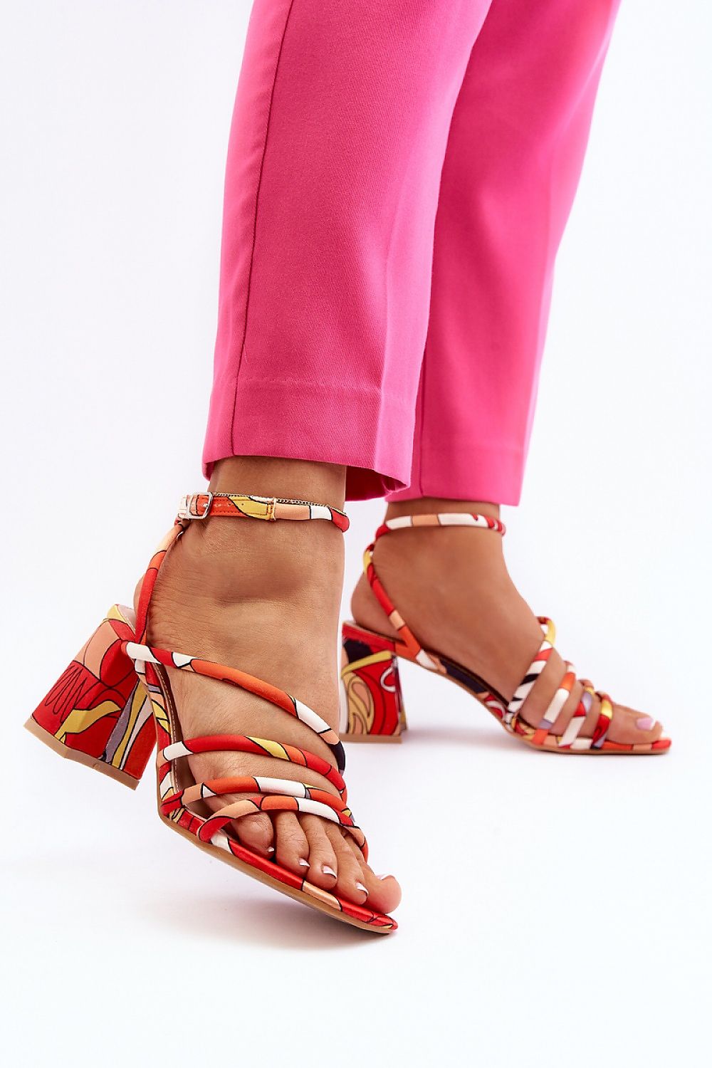 Sandalen mit Absatz Model 194398 Step in style