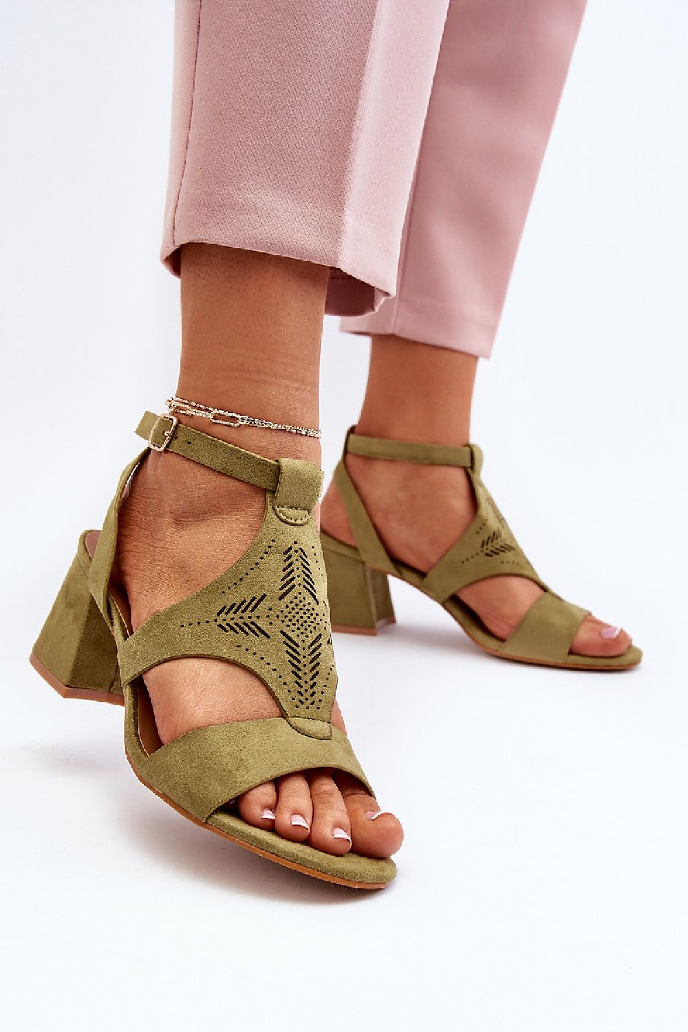 Sandalen mit Absatz Model 194489 Step in style