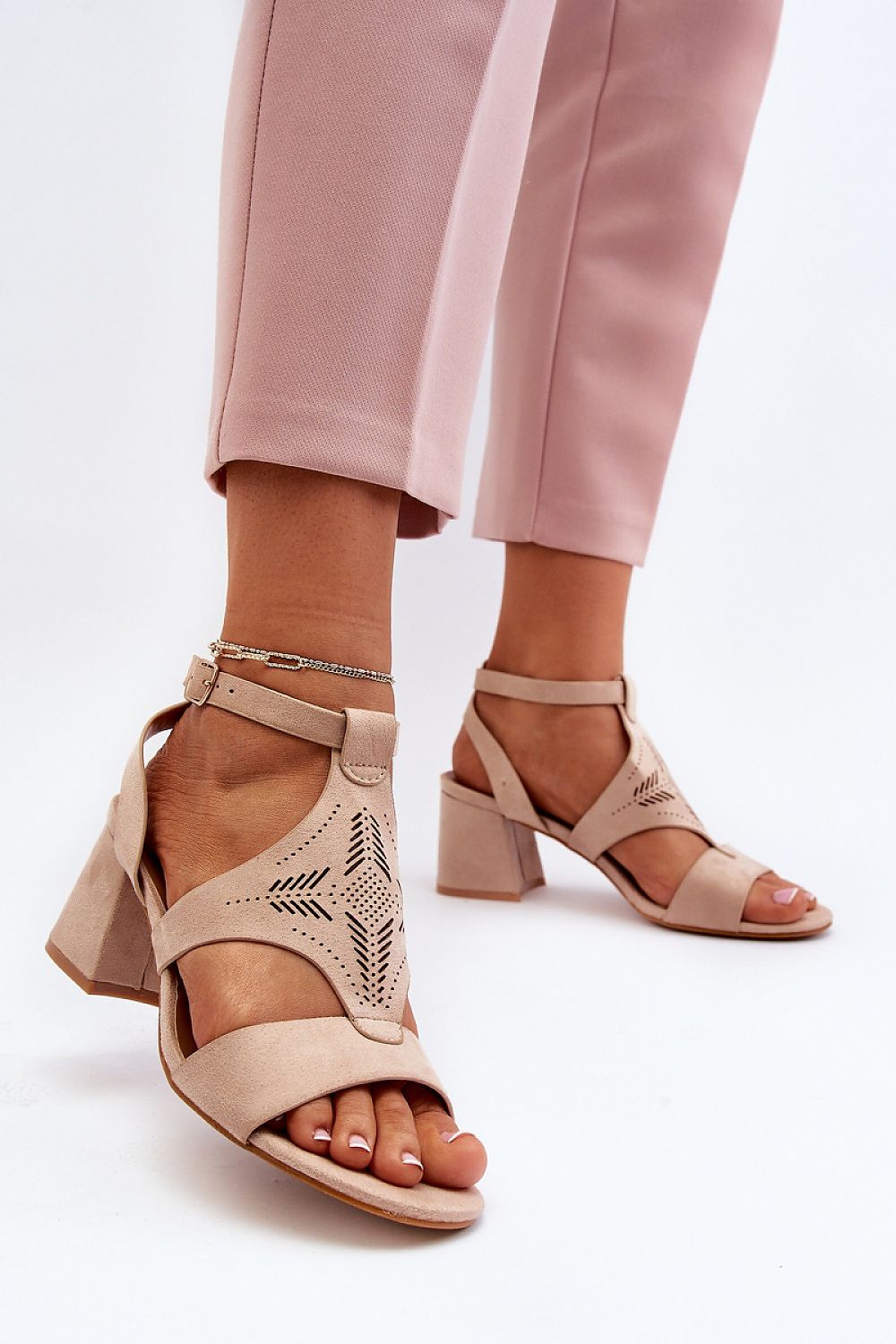 Sandalen mit Absatz Model 194490 Step in style