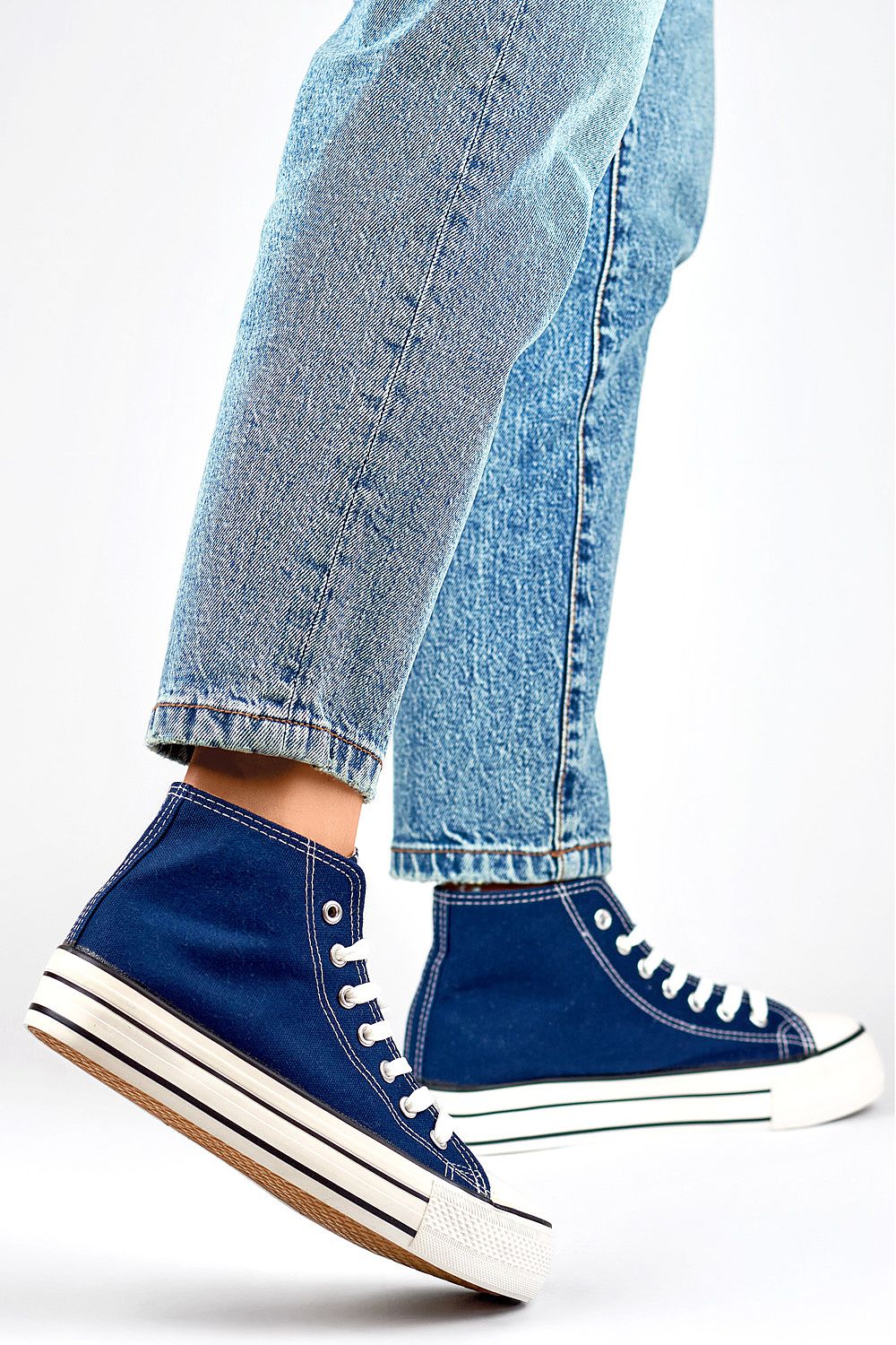 Sneakers Model 194904 PRIMO