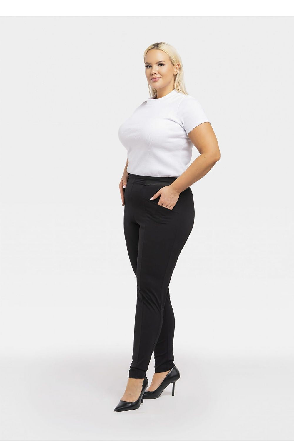 Leggings plus size Model 195036 Karko