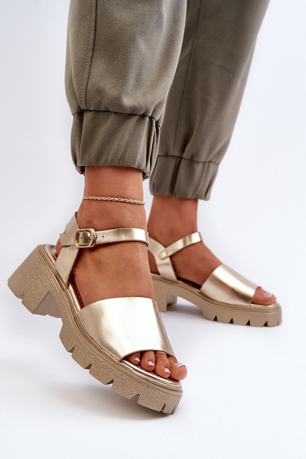 Sandalen mit Absatz Model 195270 Step in style