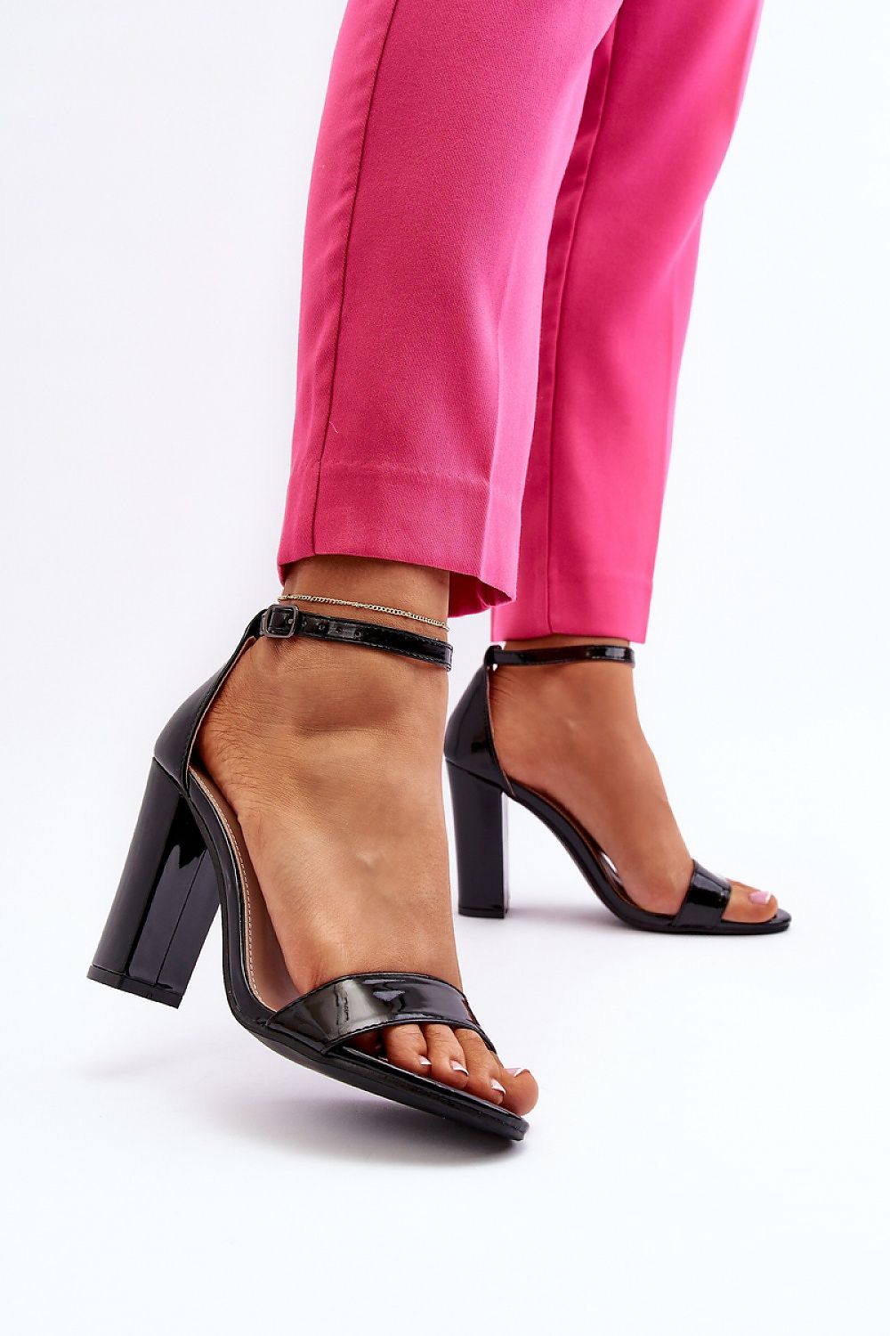 Sandalen mit Absatz Model 195276 Step in style