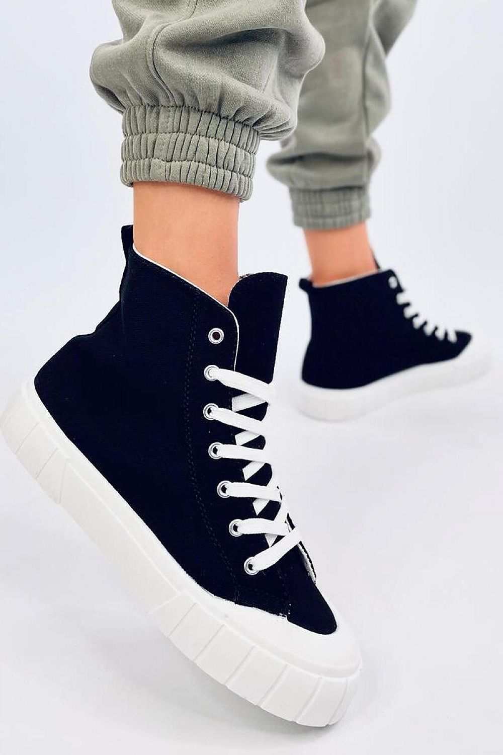 Sneakers Model 195529 Inello