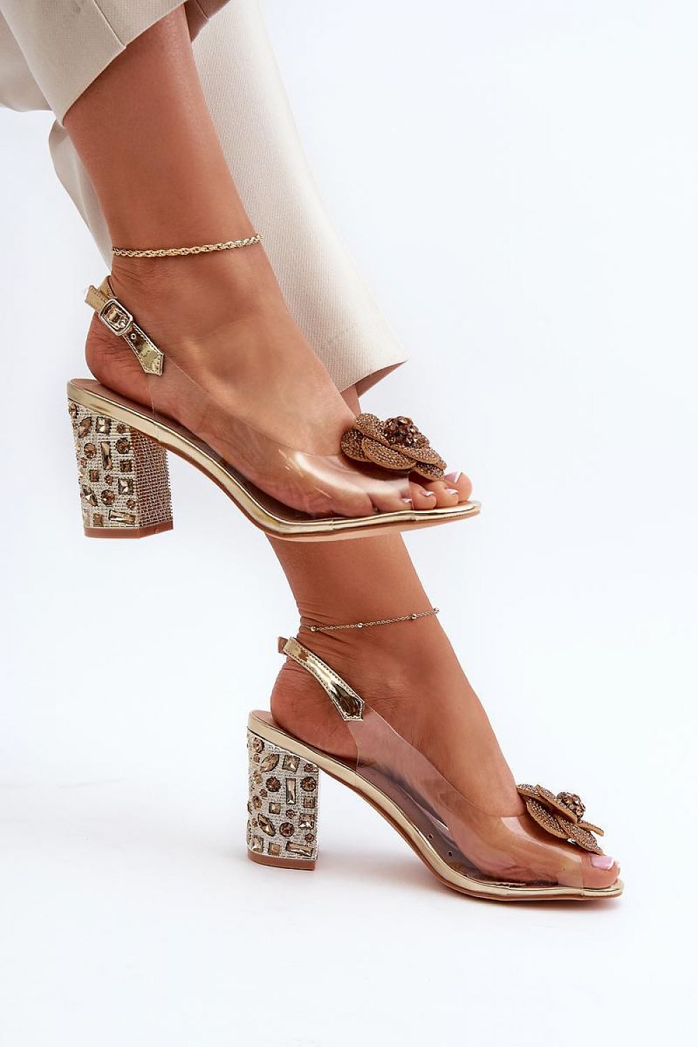 Sandalen mit Absatz Model 195545 Step in style