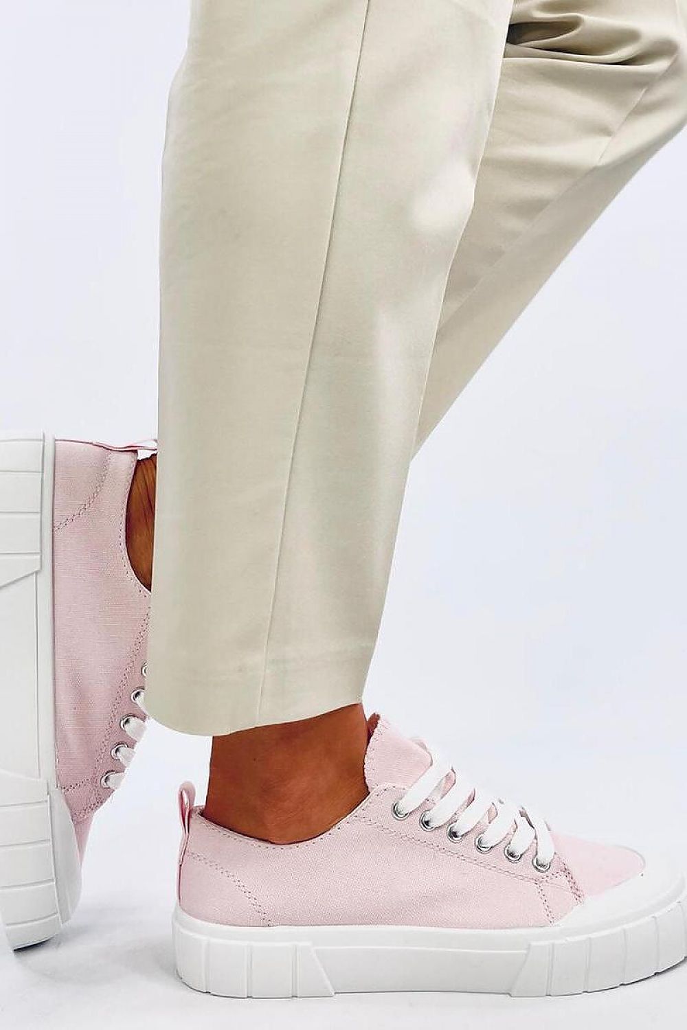 Sneakers Model 195548 Inello