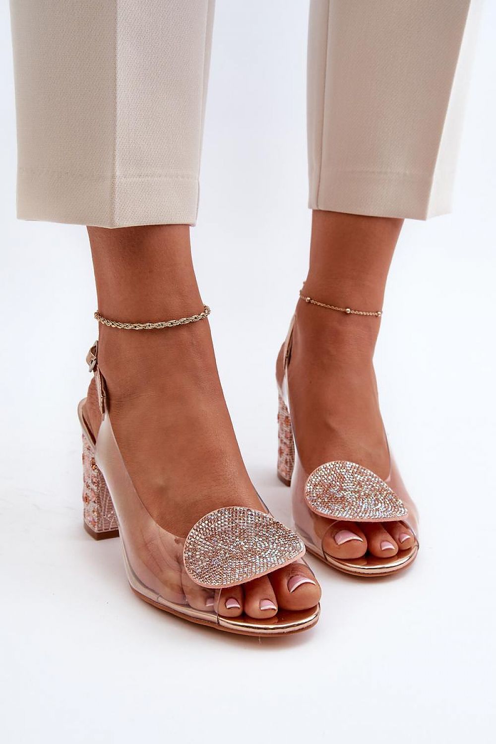 Sandalen mit Absatz Model 195584 Step in style
