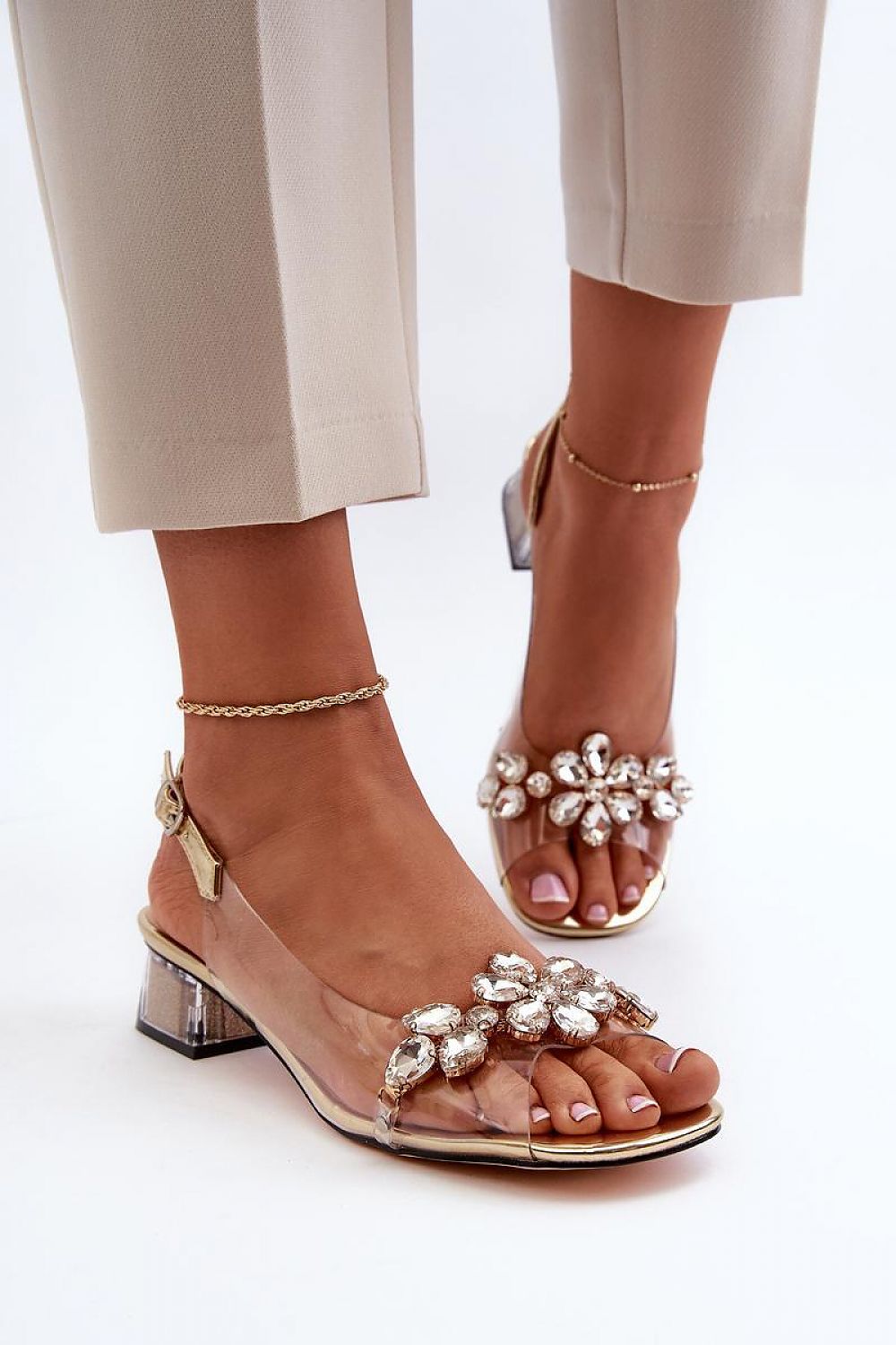 Sandalen mit Absatz Model 195587 Step in style