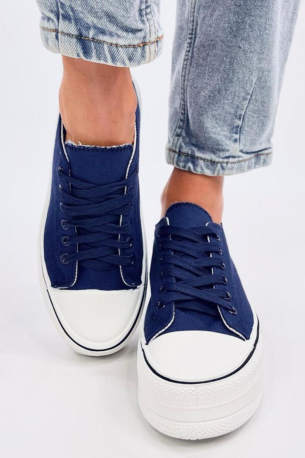 Sneakers Model 195620 Inello