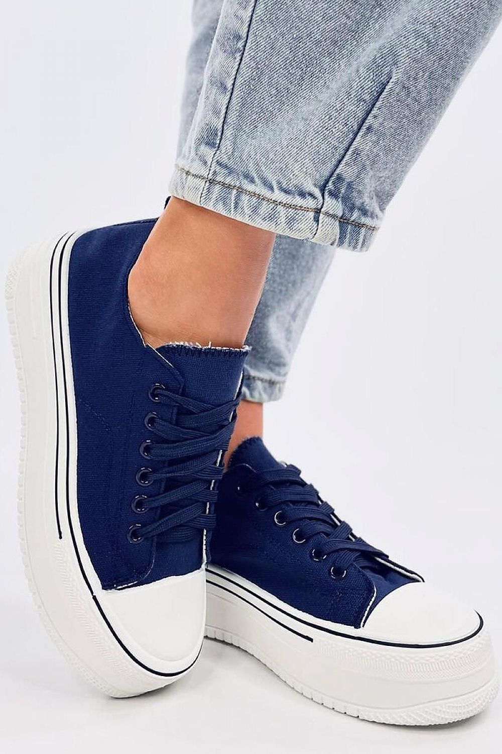 Sneakers Model 195620 Inello