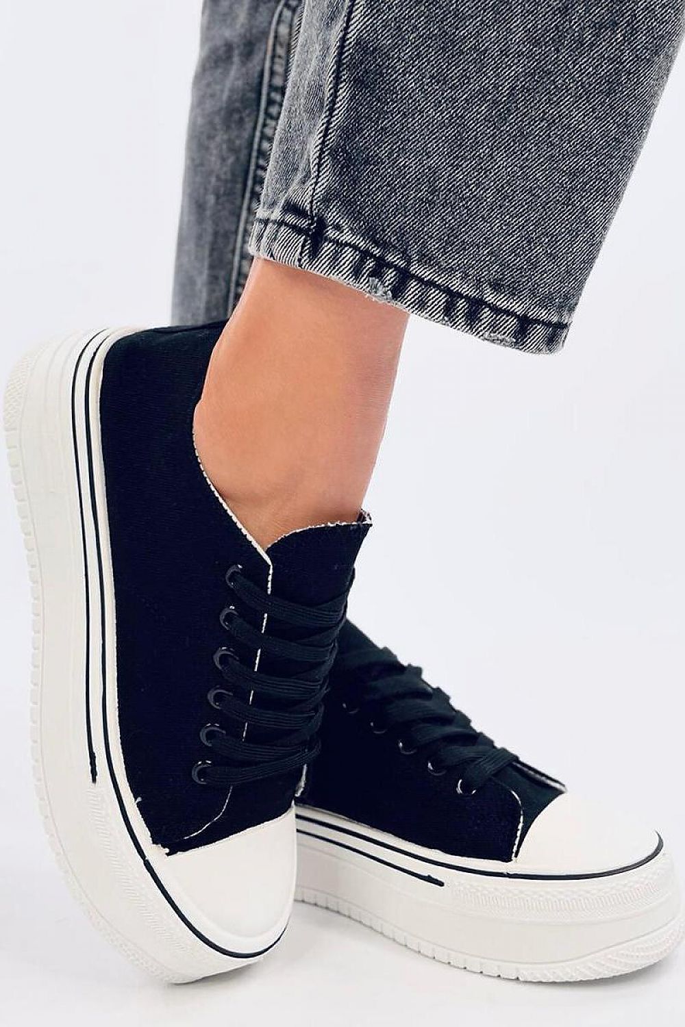 Sneakers Model 195621 Inello