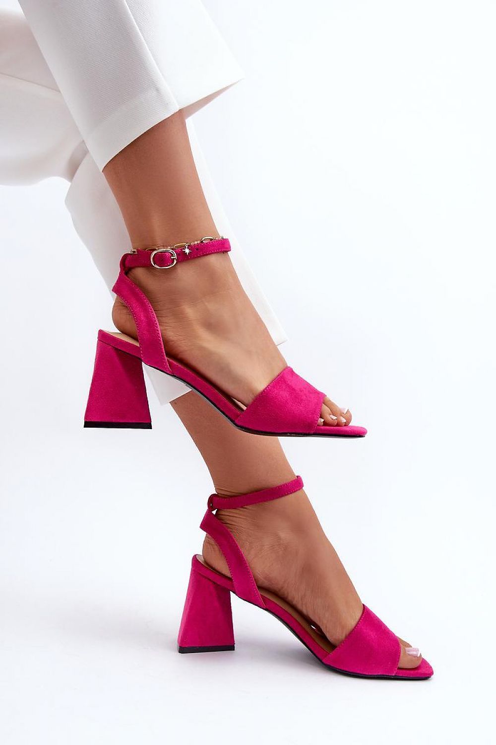Sandalen mit Absatz Model 196237 Step in style