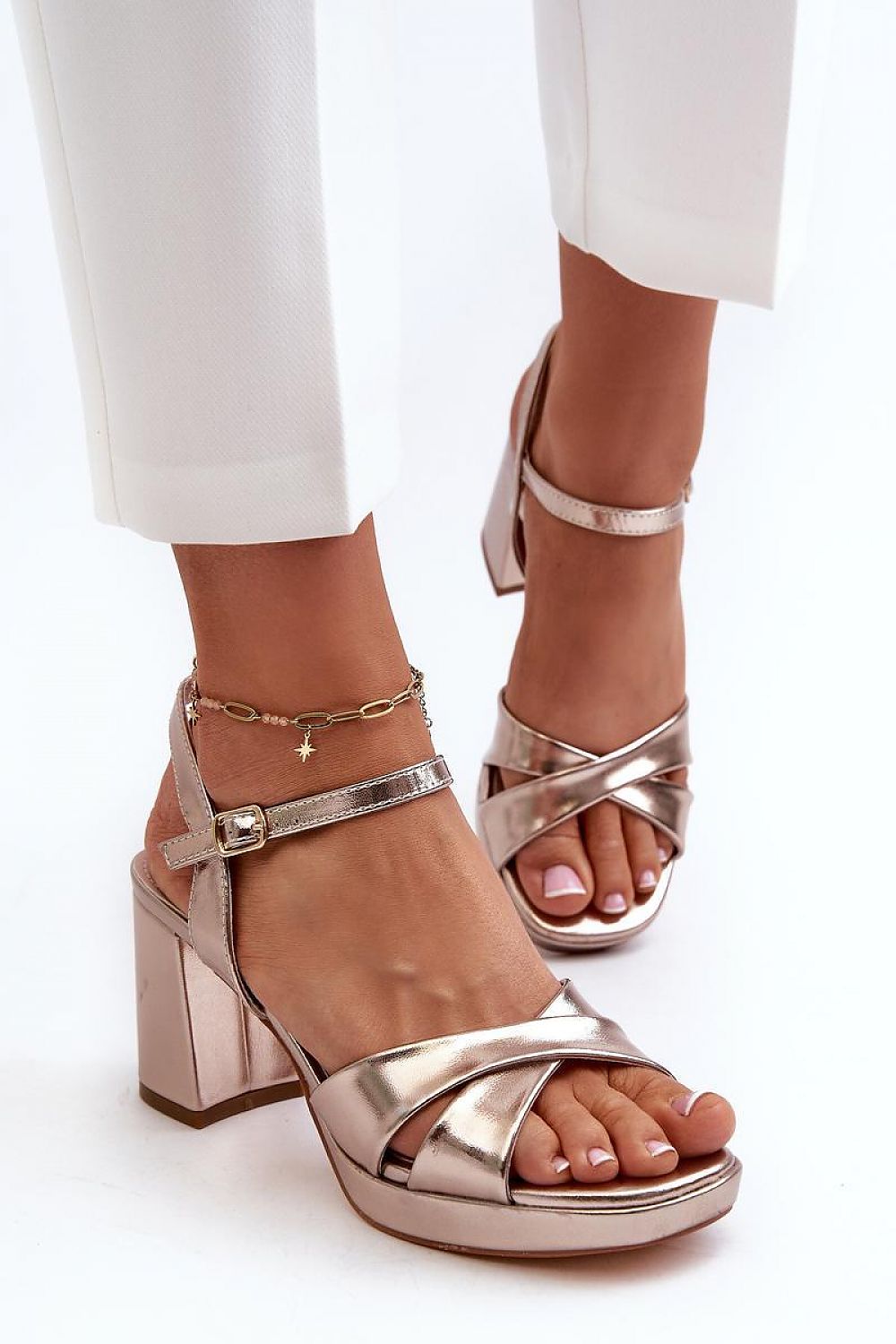 Sandalen mit Absatz Model 197082 Step in style