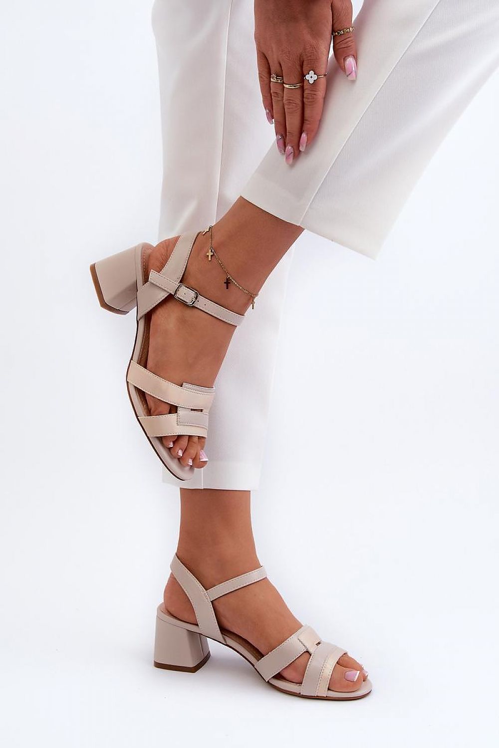 Sandalen mit Absatz Model 197096 Step in style