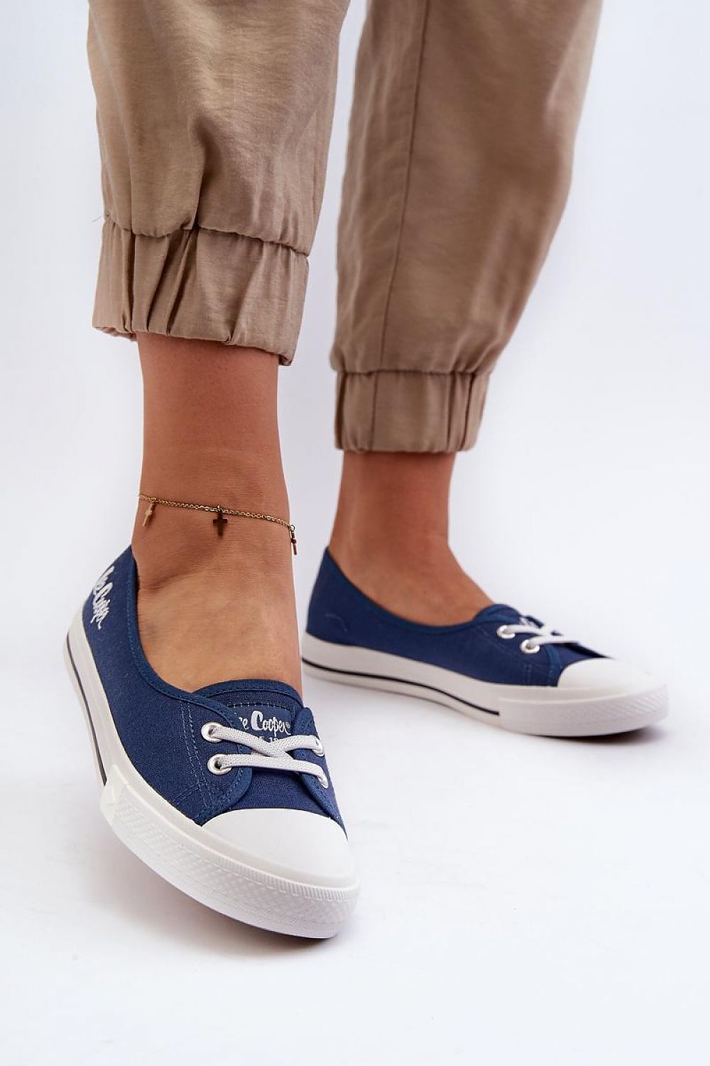 Sneakers Model 197886 Step in style
