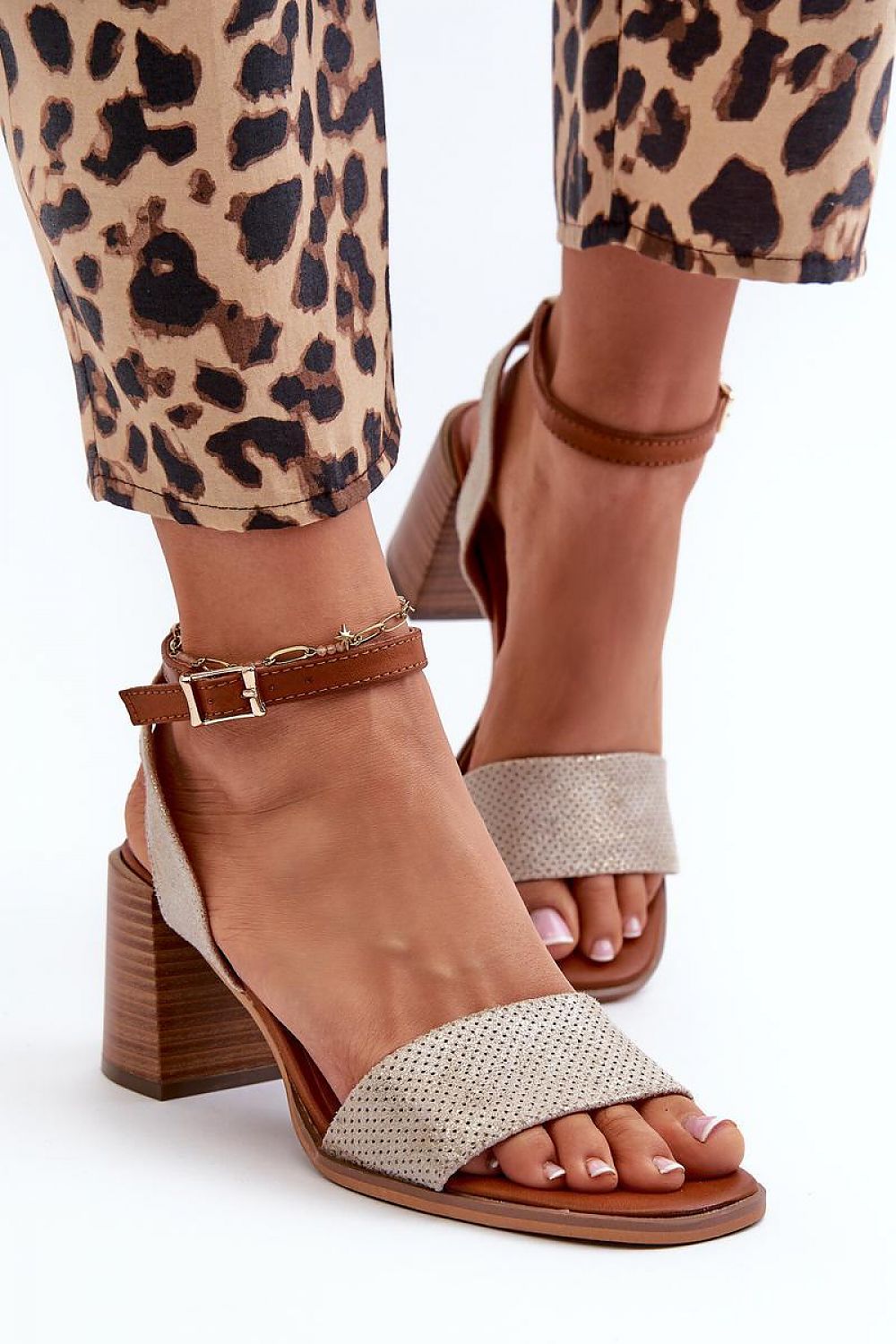 Sandalen mit Absatz Model 197901 Step in style