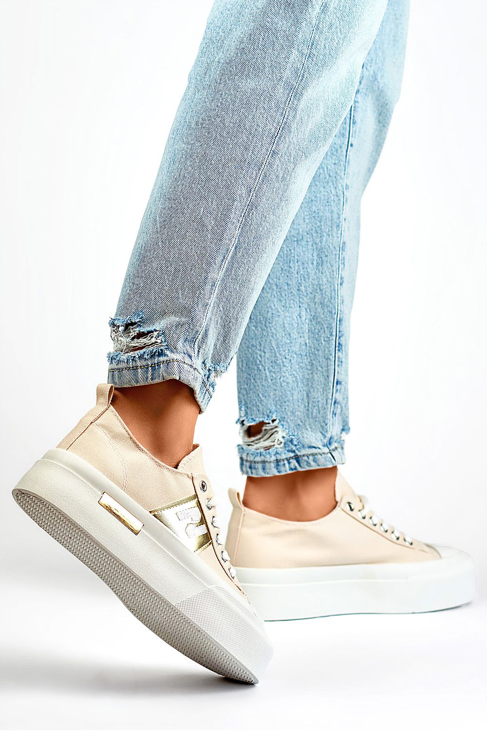 Sneakers Model 197977 PRIMO