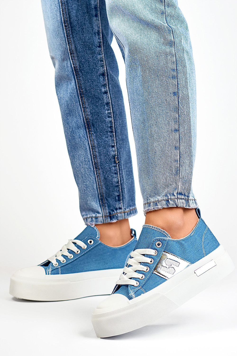 Sneakers Model 197980 PRIMO