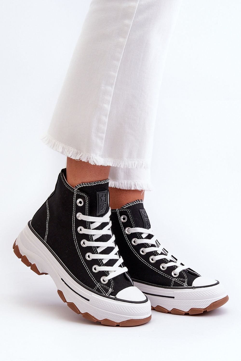 Sneakers Model 198690 Step in style