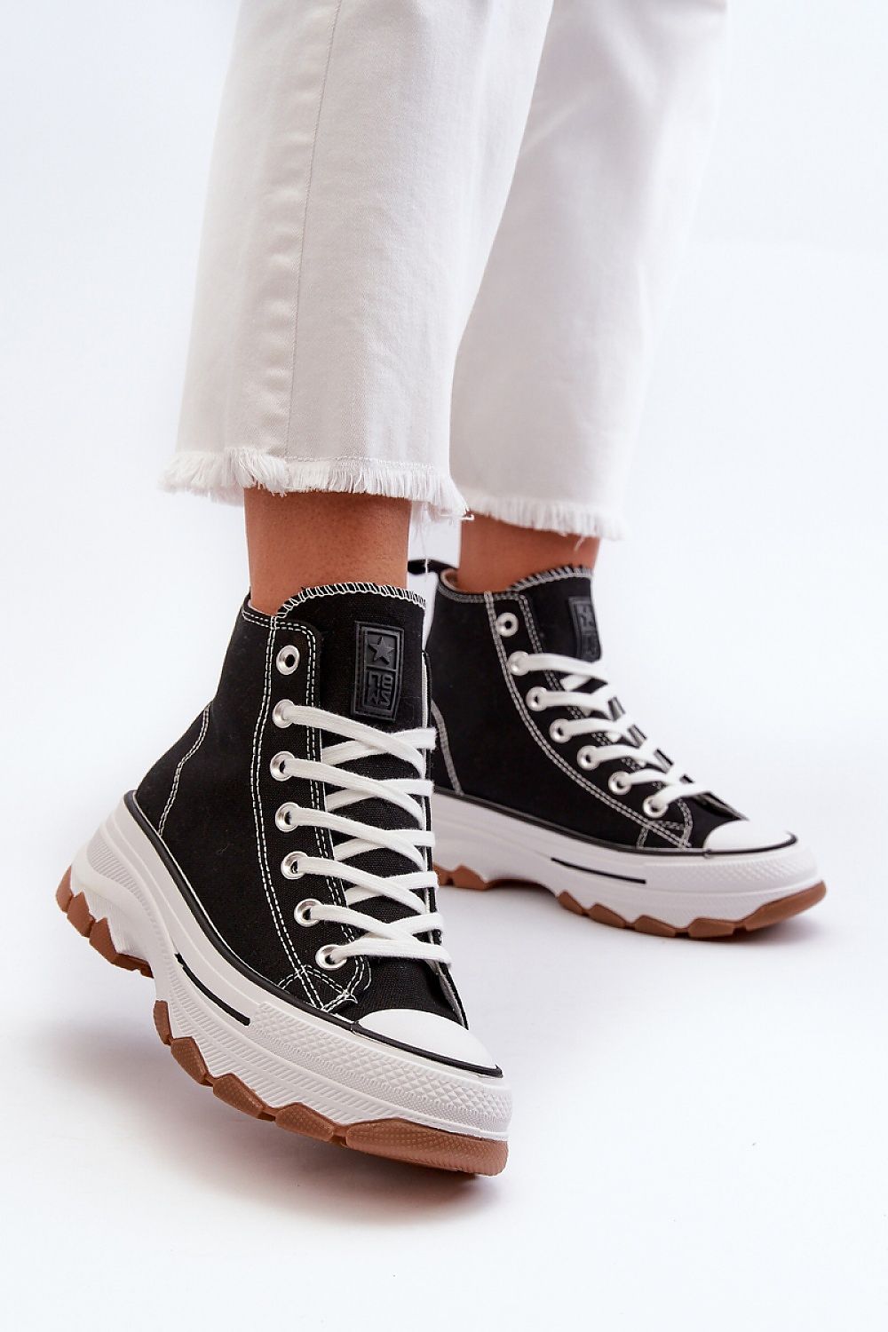 Sneakers Model 198690 Step in style