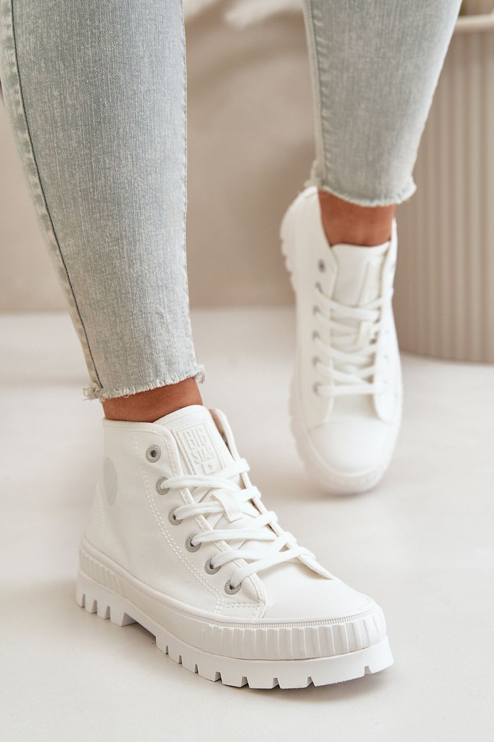 Sneakers Model 199914 Step in style
