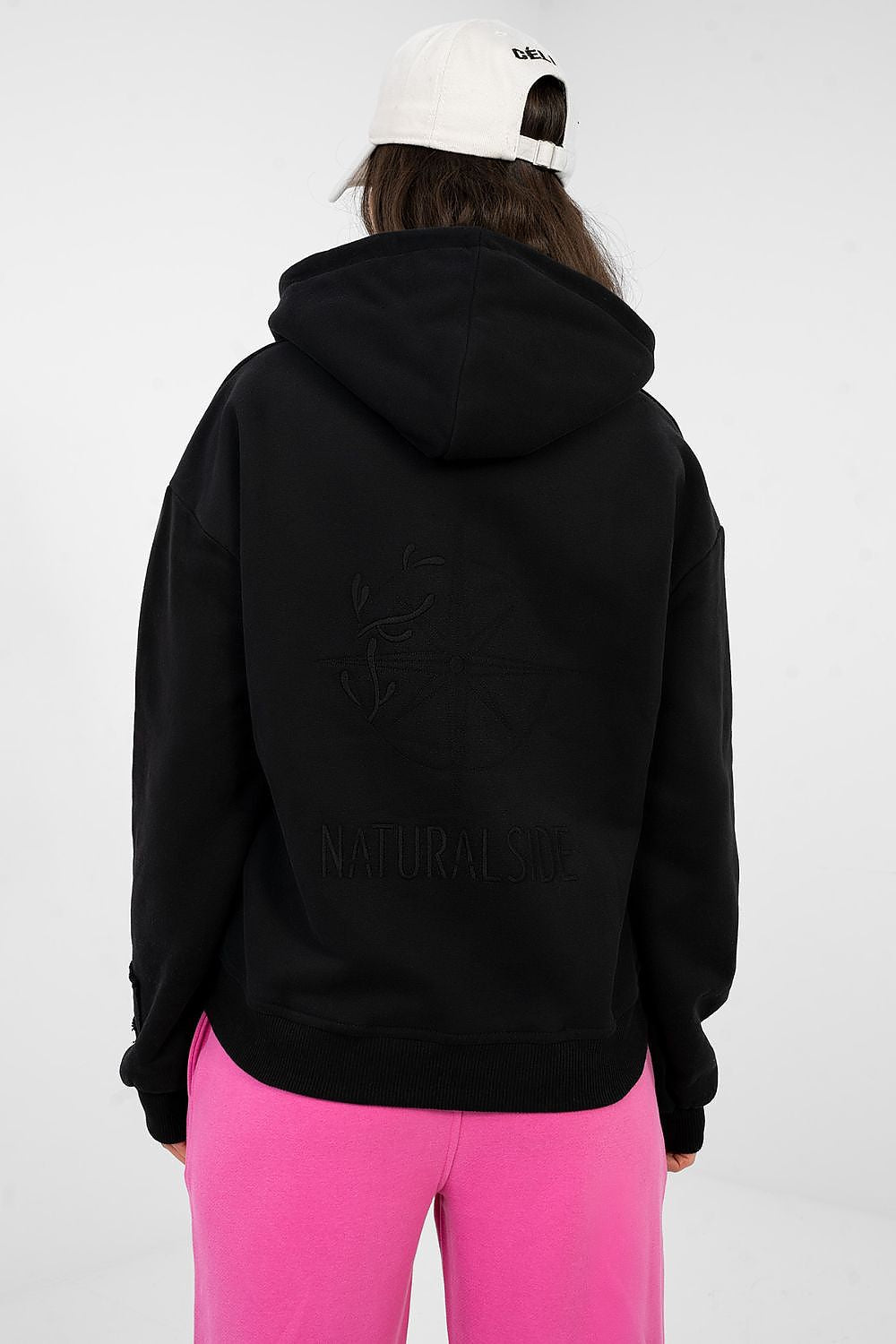 Sweater model 224115 Factory Price