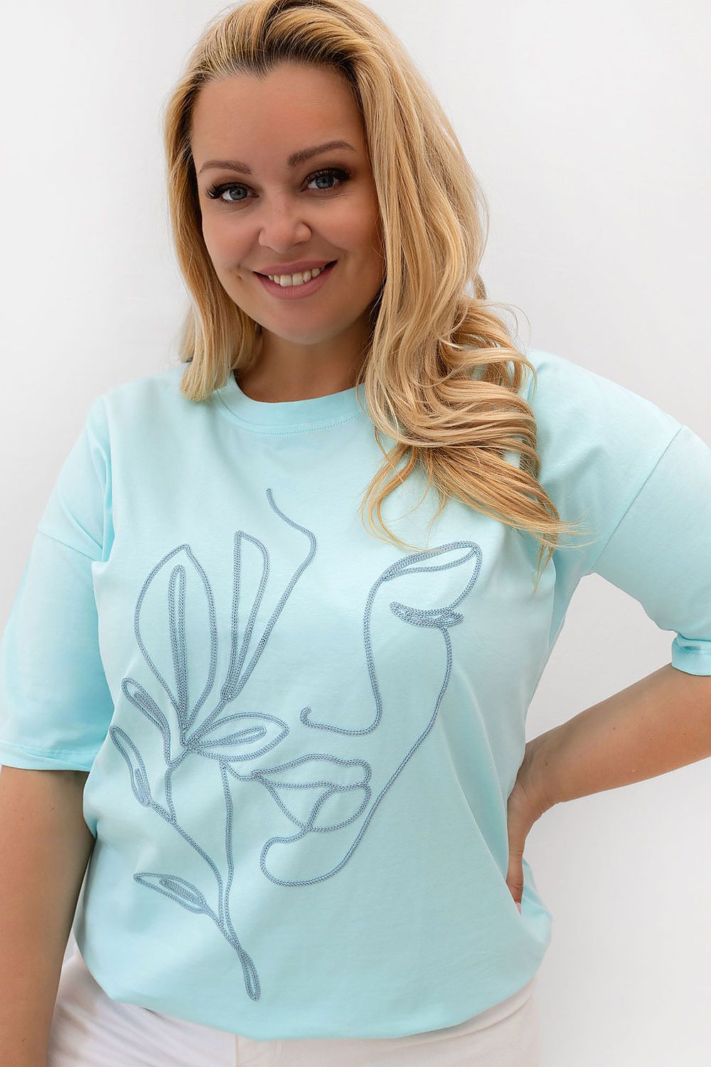 Plus-Size T-shirt model 230451 Relevance