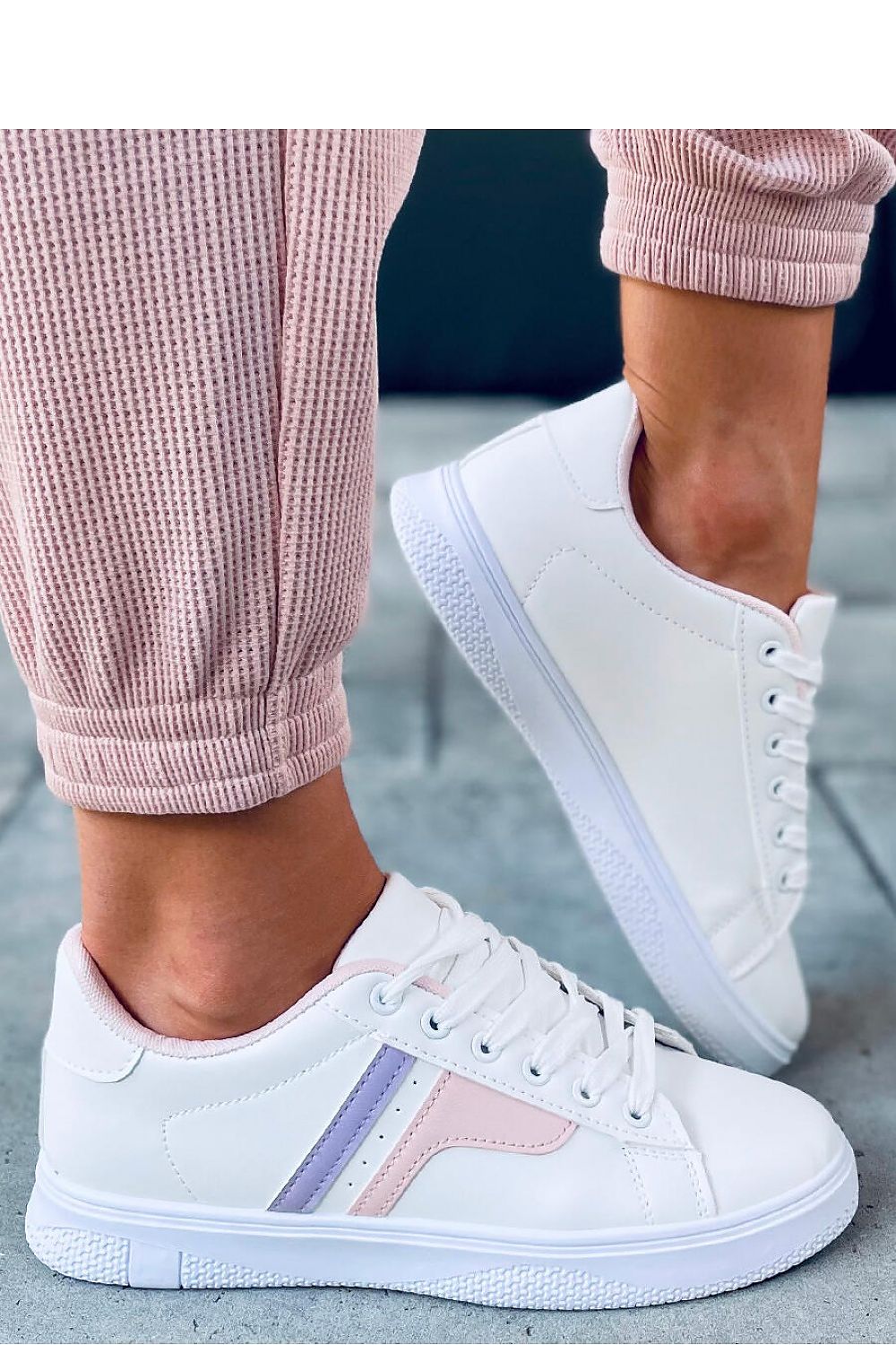 Sneakers Model 167466 Inello