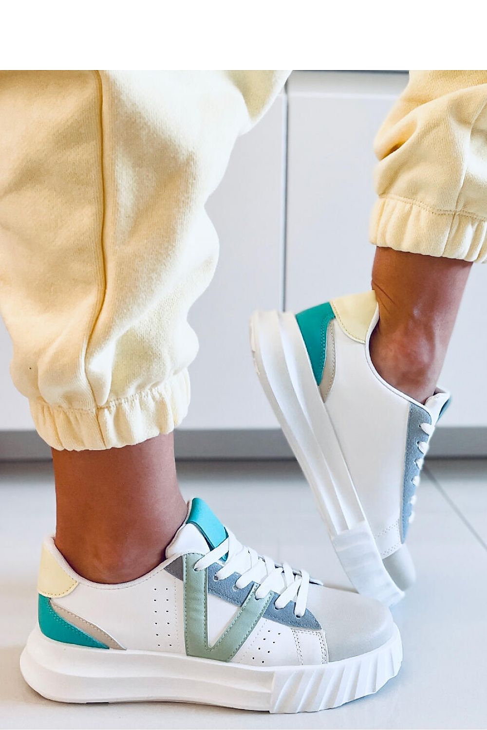 Sneakers Model 170631 Inello