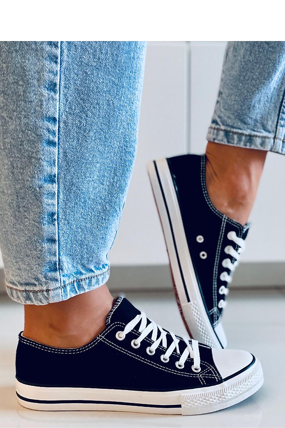 Sneakers Model 170662 Inello