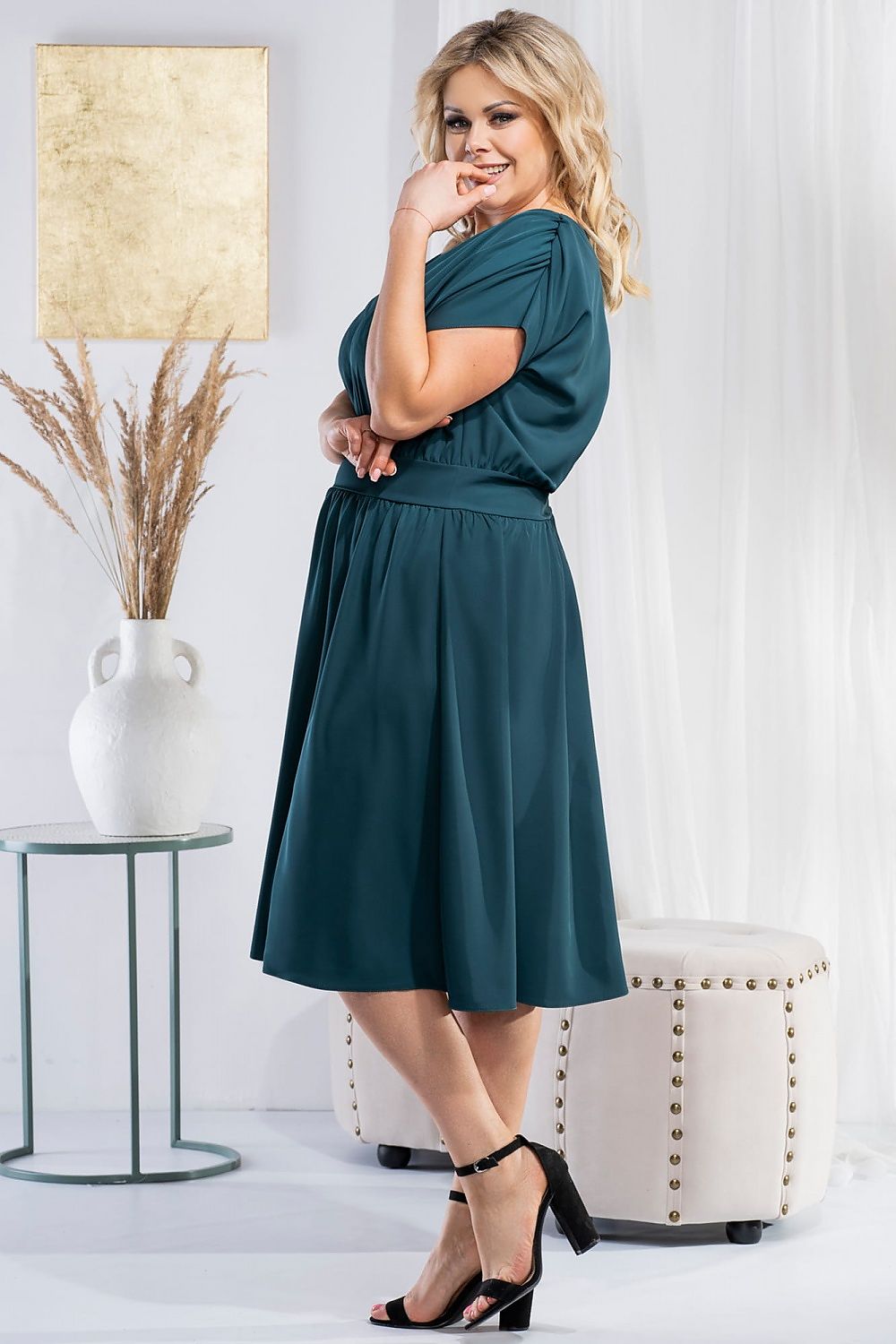 Plus-Size Kleider Model 183387 Karko