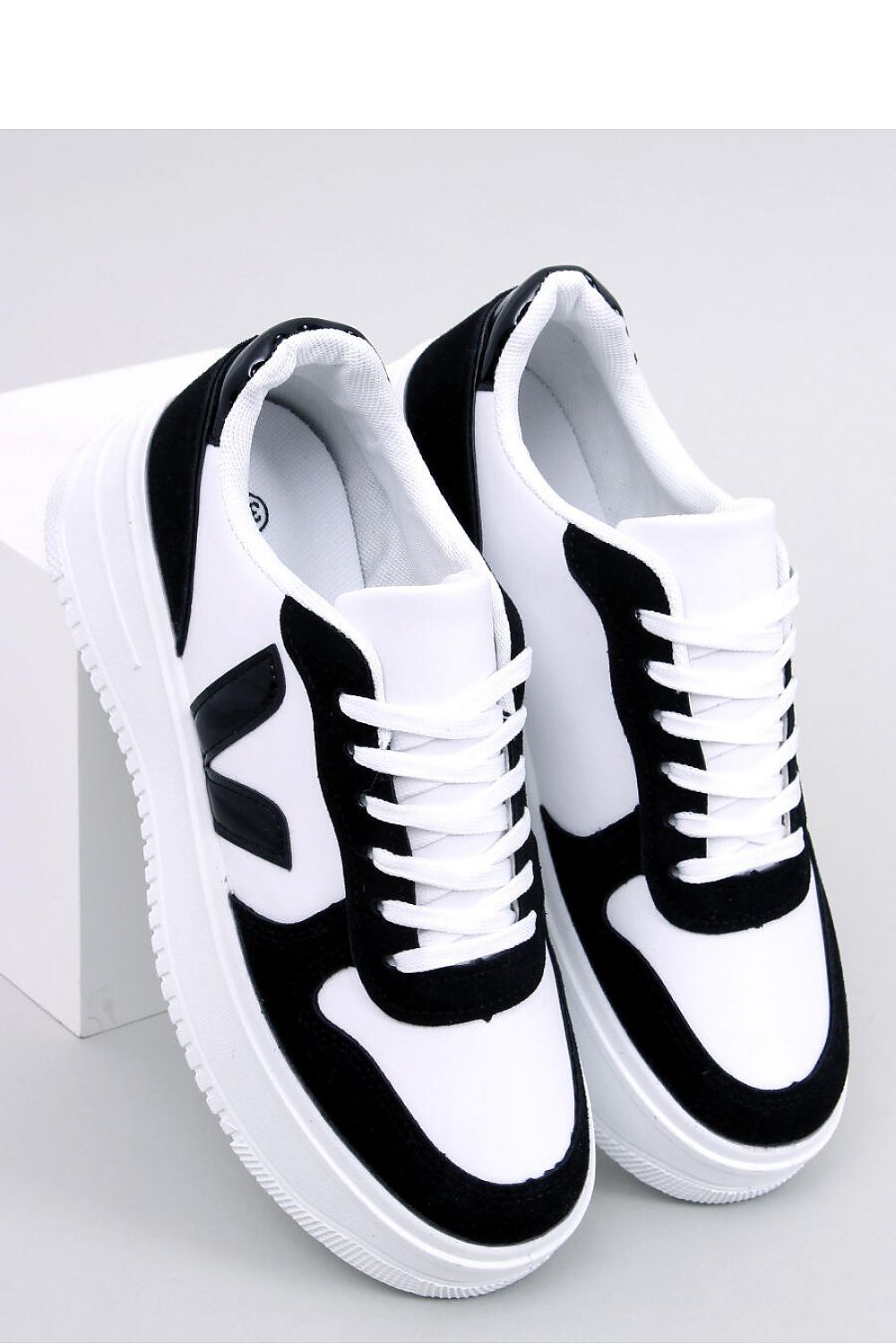 Sportschuhe Model 184254 Inello