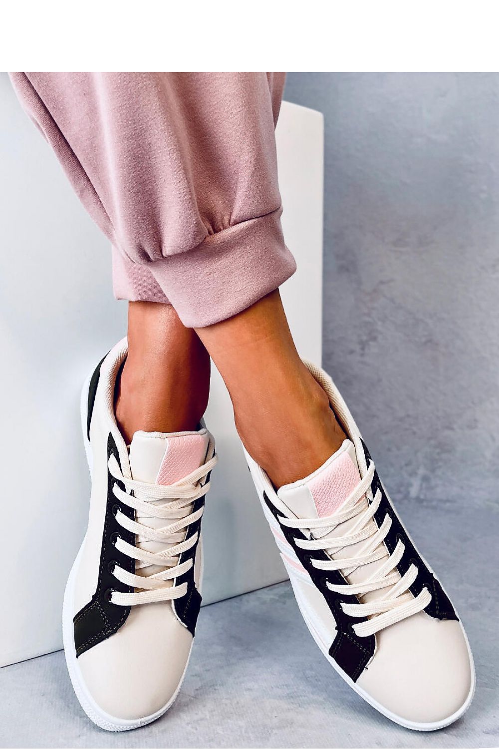 Sneakers Model 184268 Inello