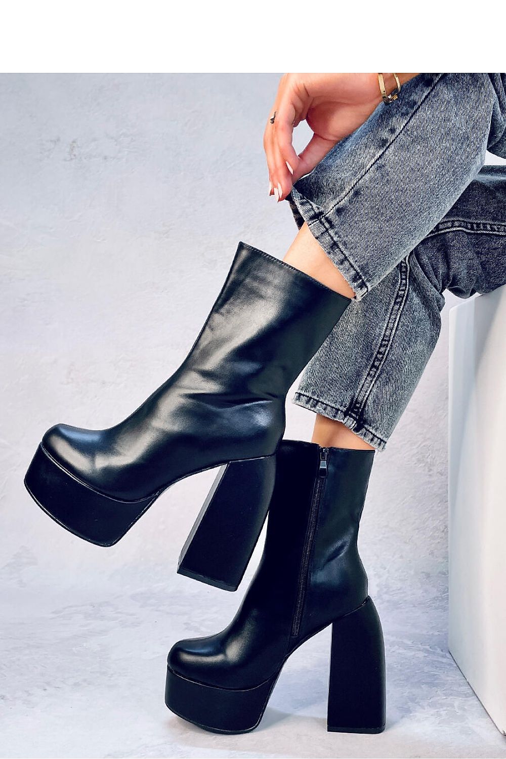 Stiefeletten mit Absatz Model 184465 Inello