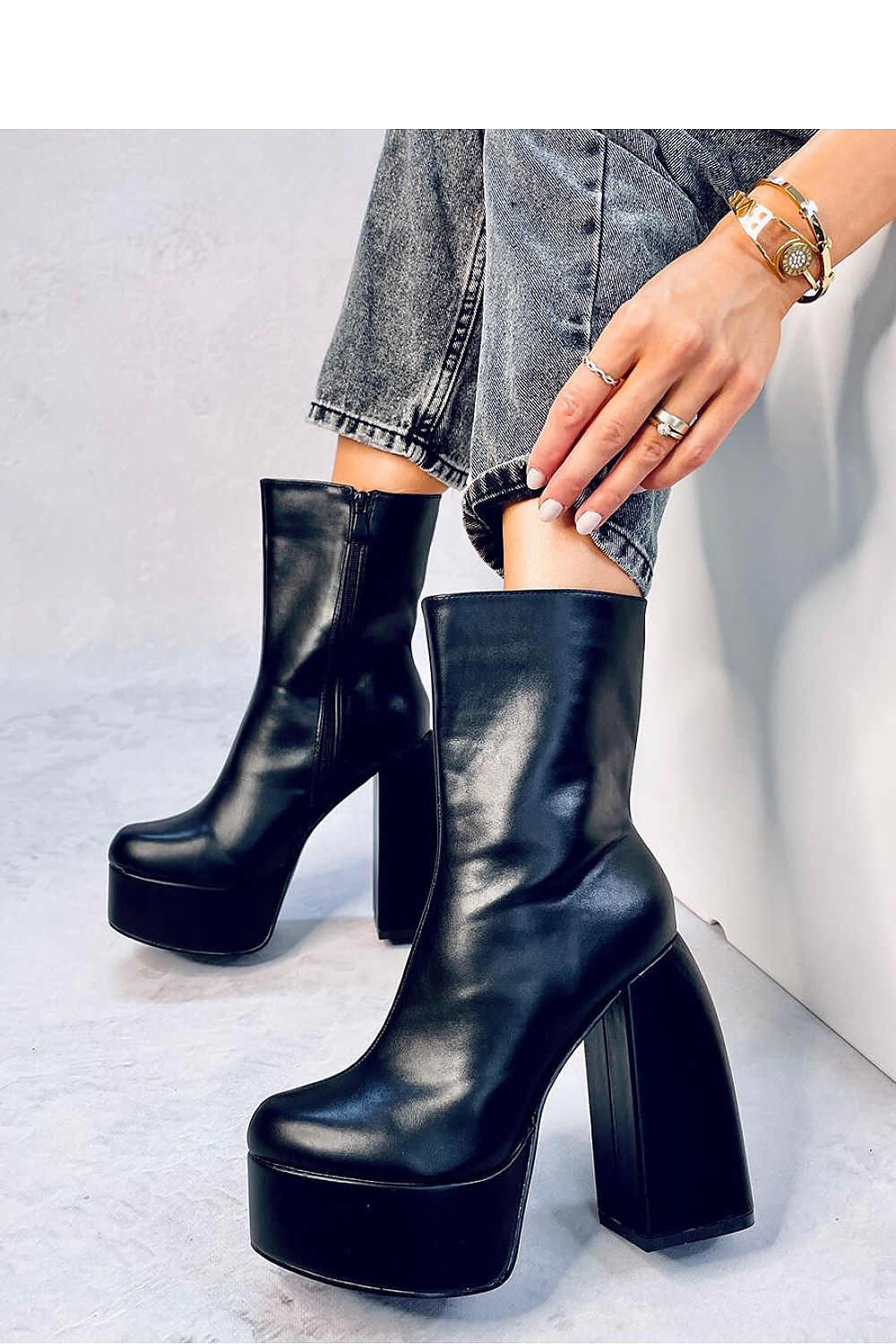 Stiefeletten mit Absatz Model 184465 Inello