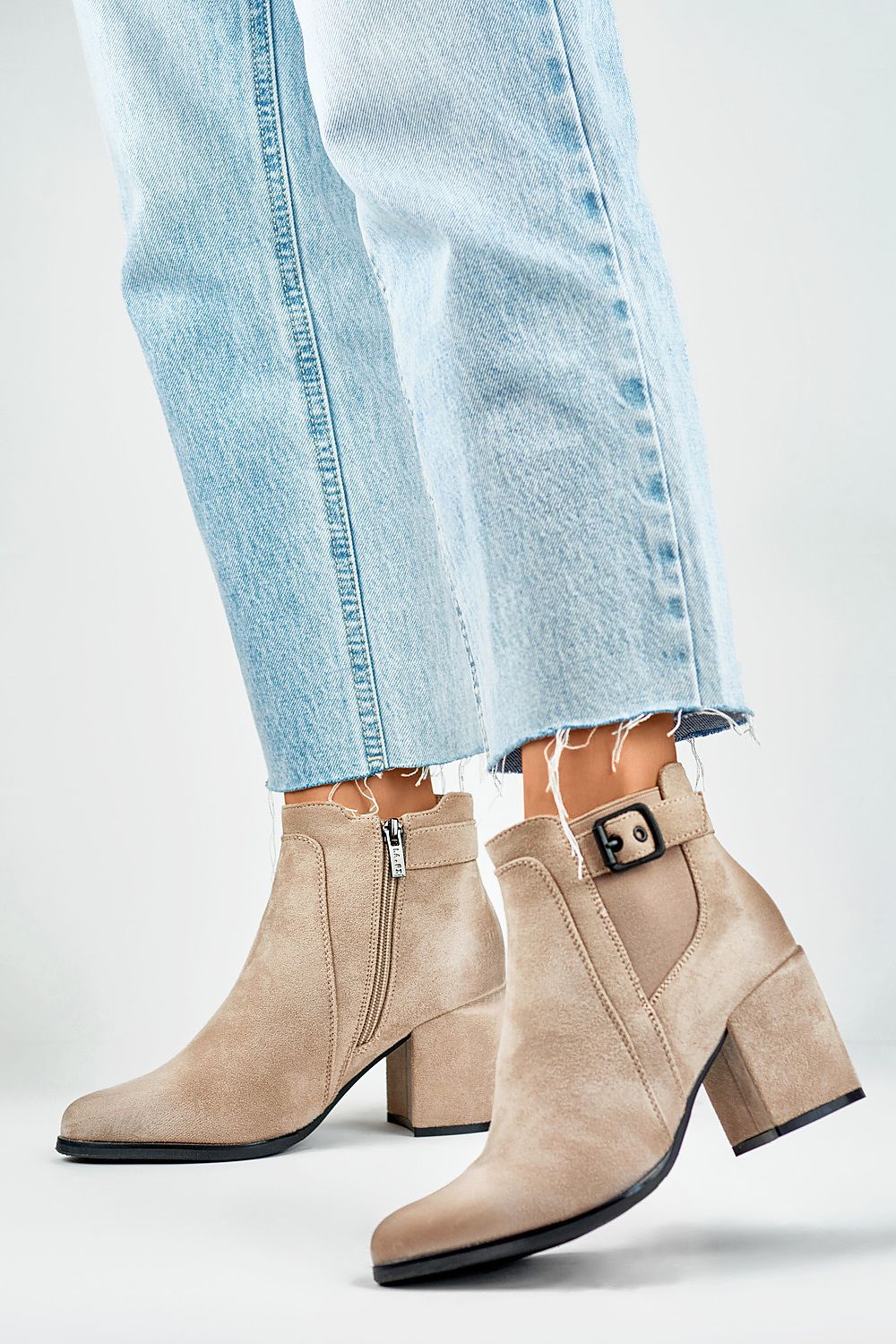 Stiefeletten mit Absatz Model 184632 PRIMO