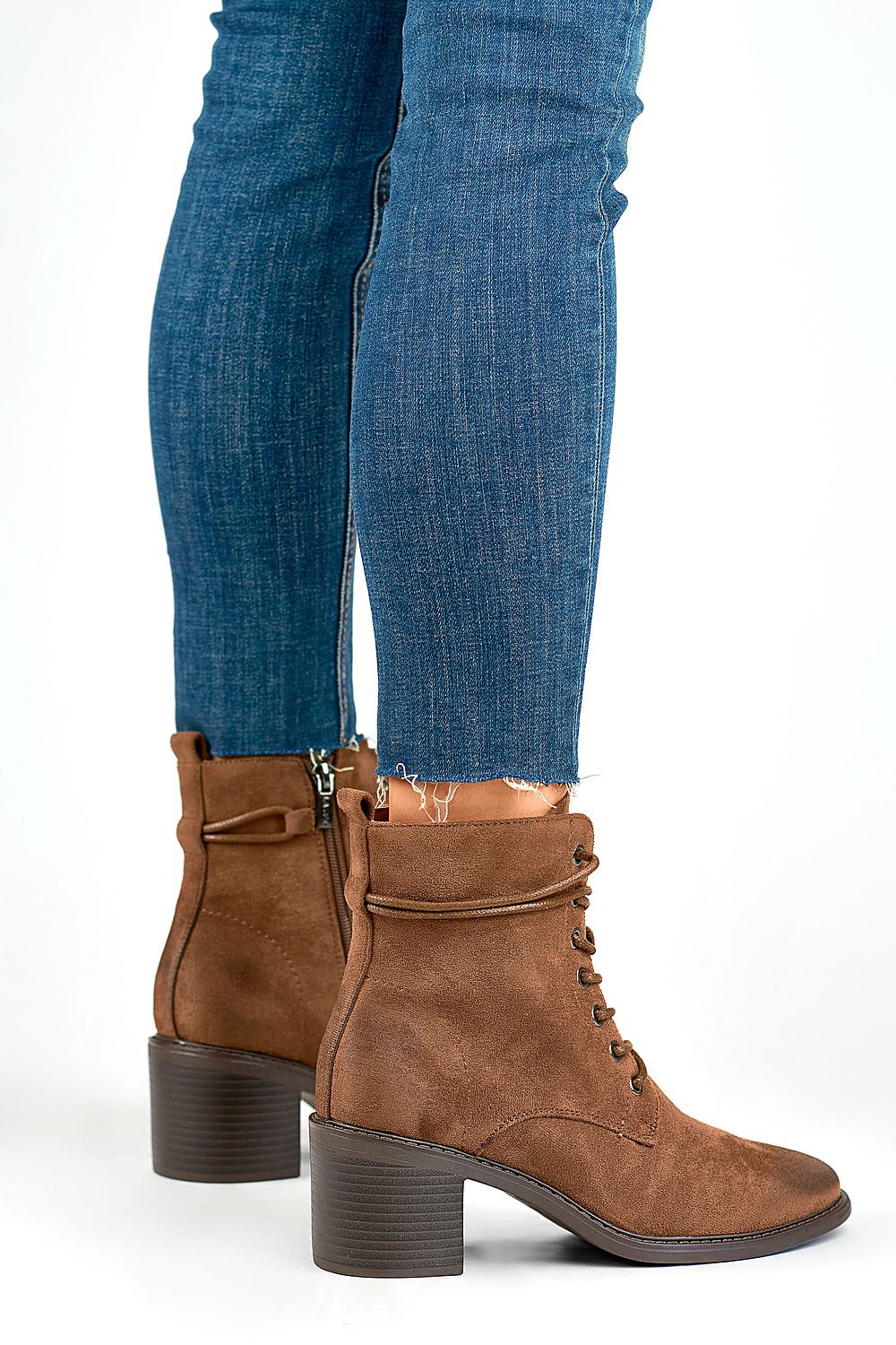 Stiefeletten mit Absatz Model 184634 PRIMO