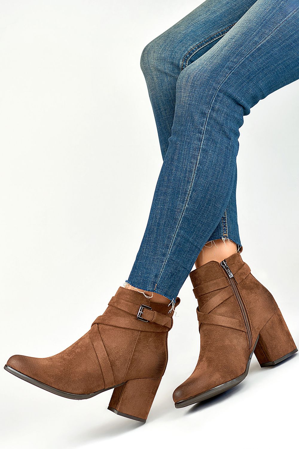 Stiefeletten mit Absatz Model 184855 PRIMO