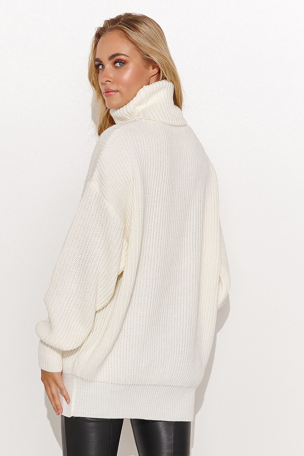 Rollkragenpullover Model 185212 Makadamia