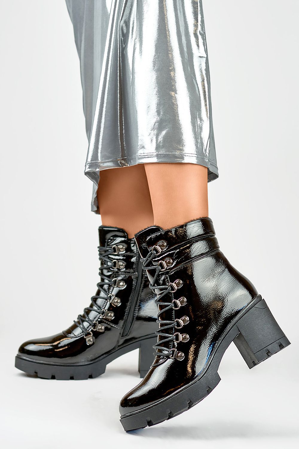 Stiefeletten mit Absatz Model 185389 PRIMO