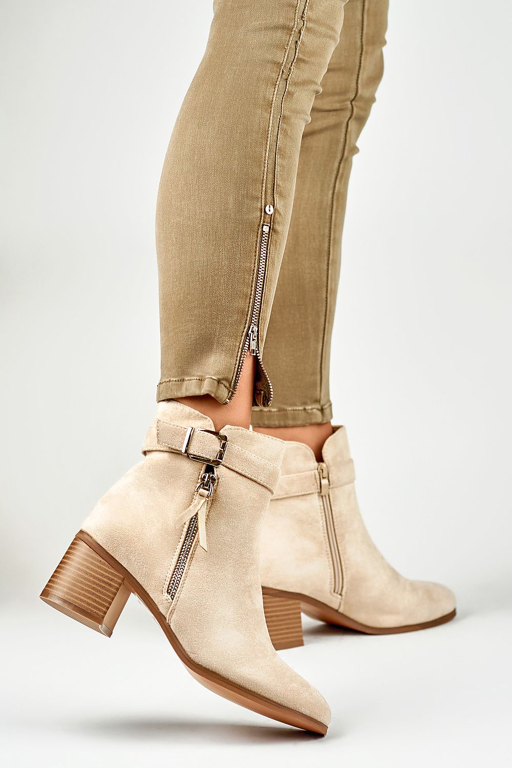 Stiefeletten mit Absatz Model 186455 PRIMO