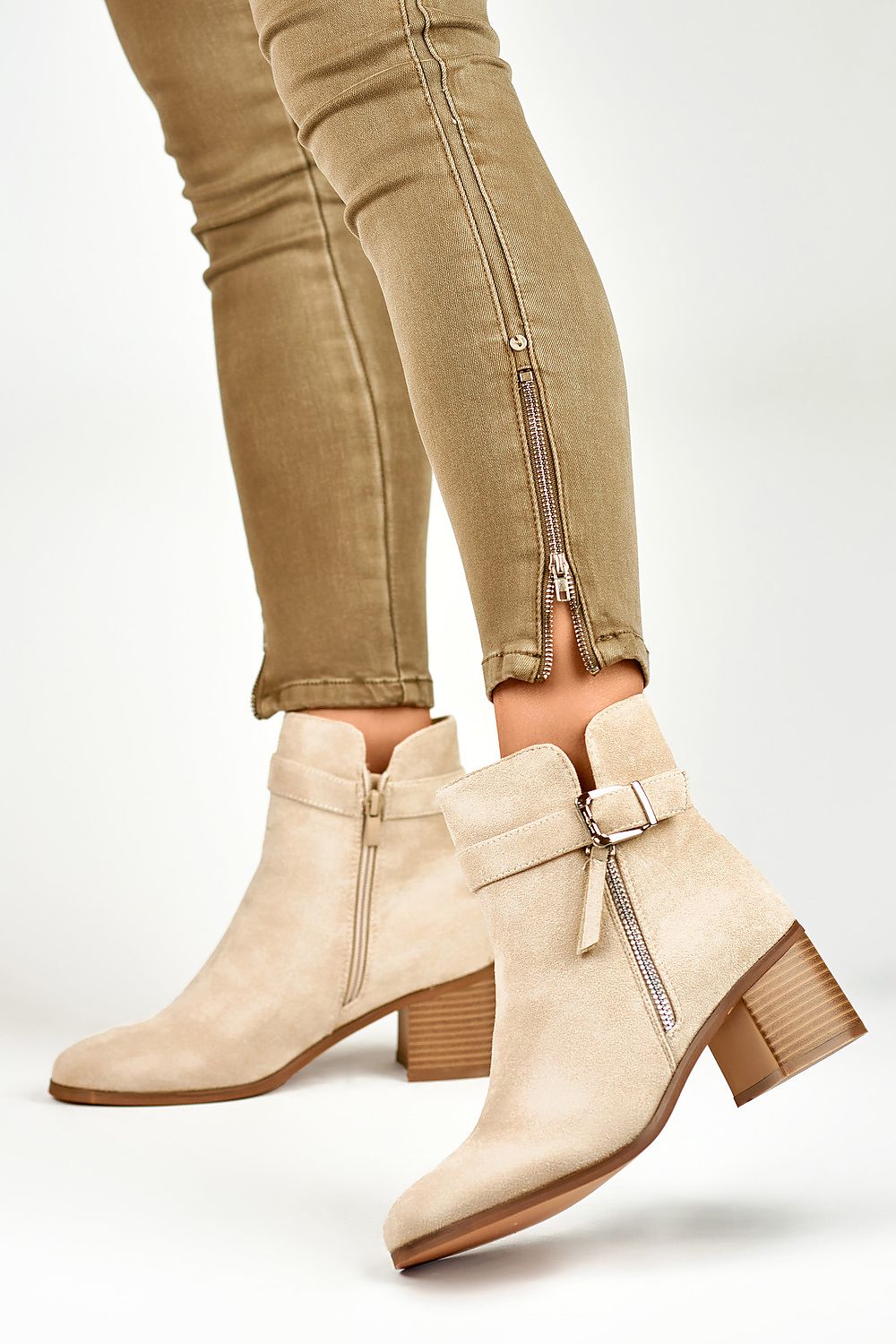 Stiefeletten mit Absatz Model 186455 PRIMO