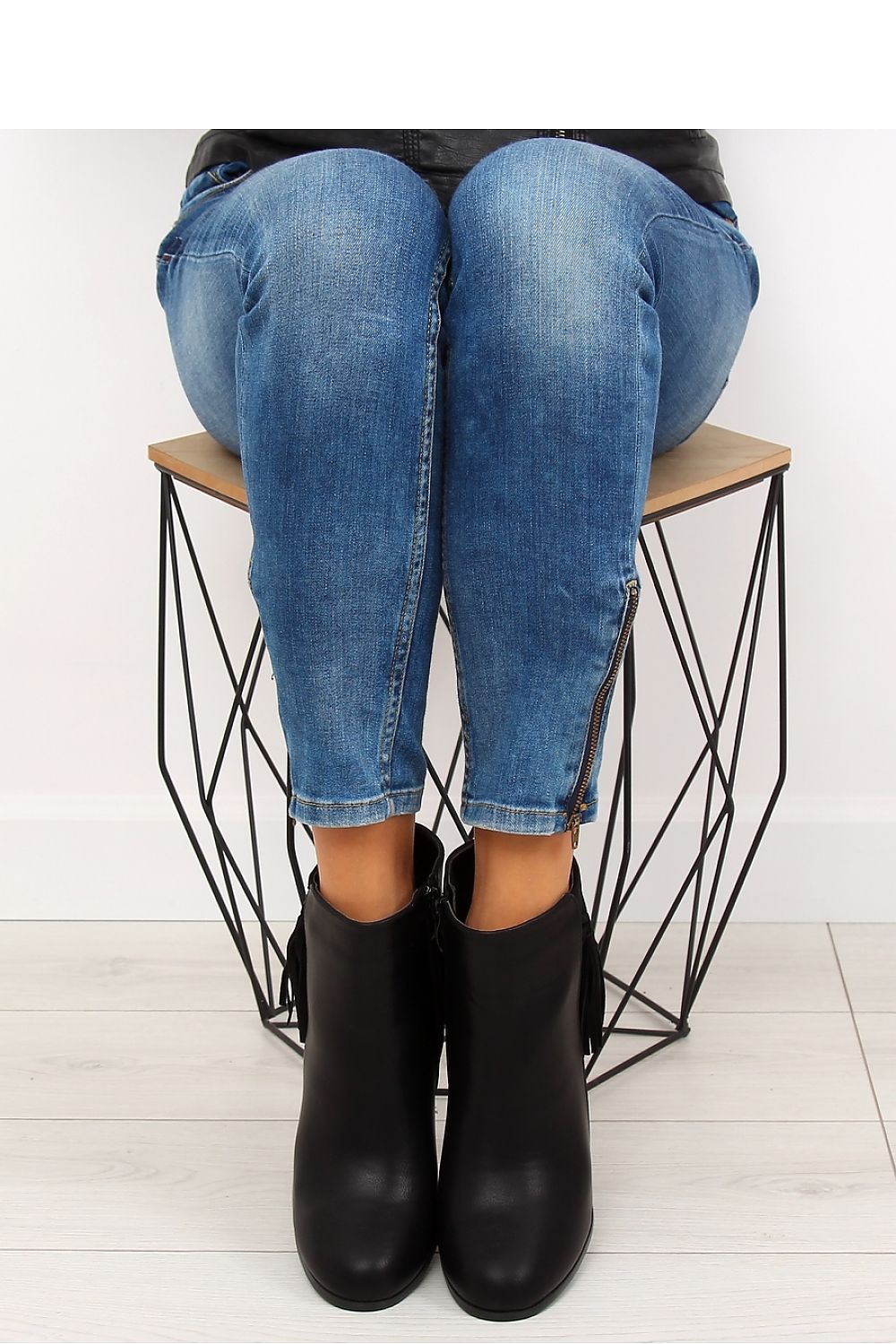 Stiefeletten mit Absatz Model 122310 Inello