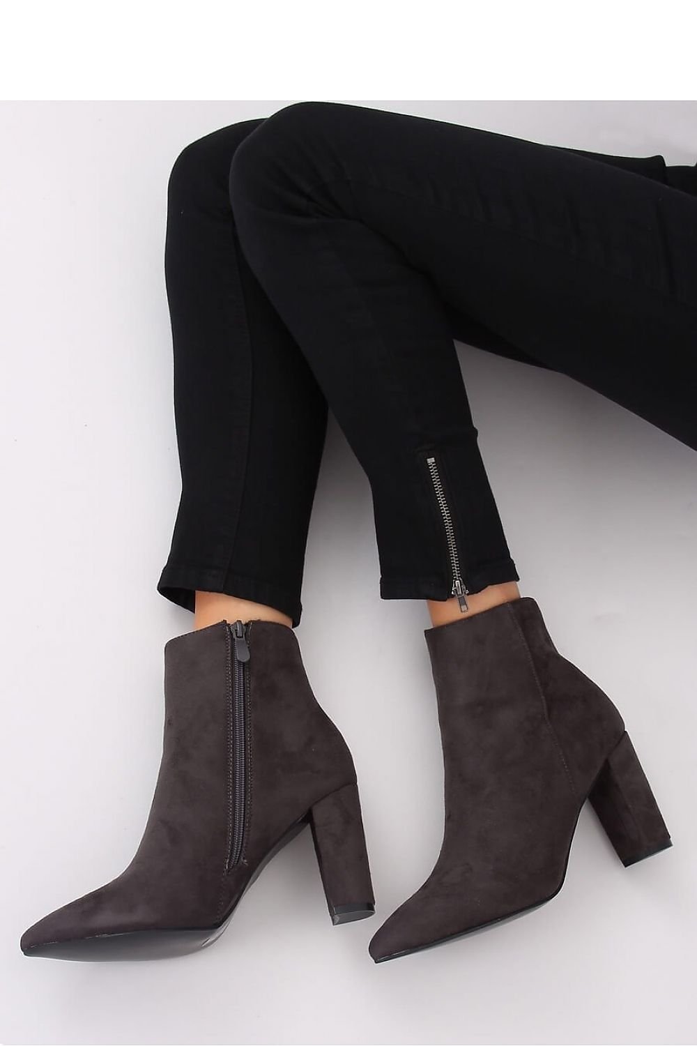 Stiefeletten mit Absatz Model 134837 Inello