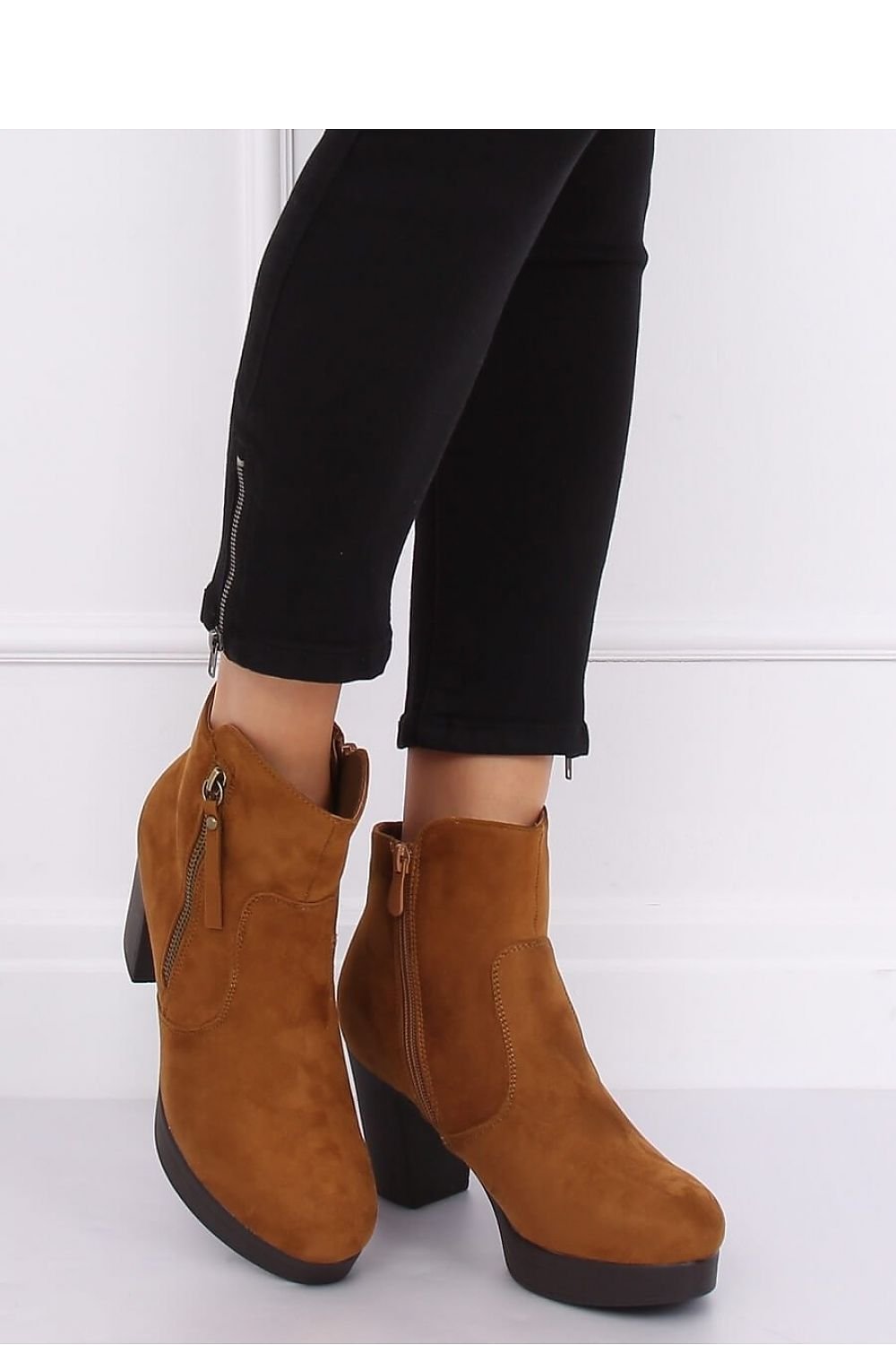 Stiefeletten mit Absatz Model 135574 Inello